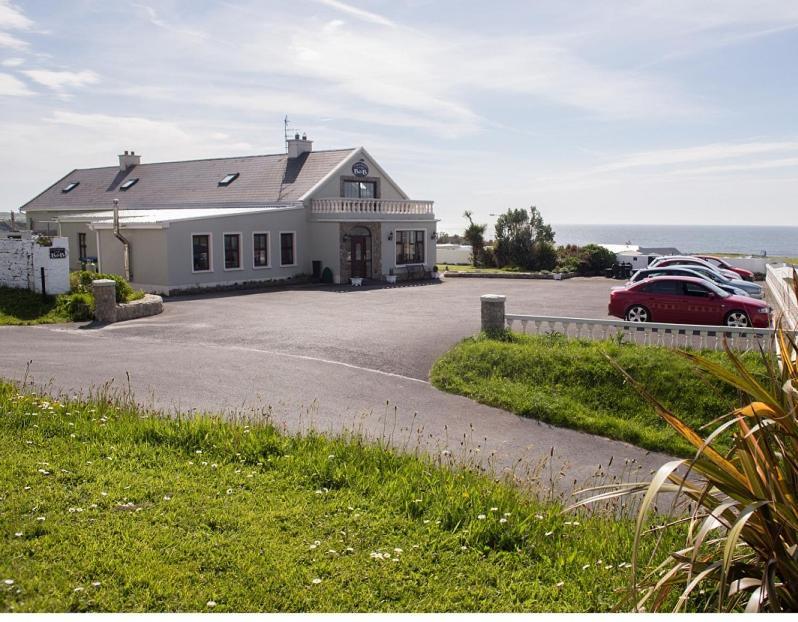 Coach House Lodge Rooms Lahinch Eksteriør bilde