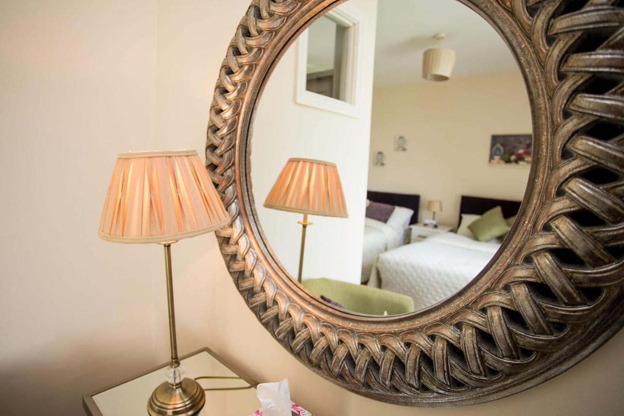 Coach House Lodge Rooms Lahinch Eksteriør bilde