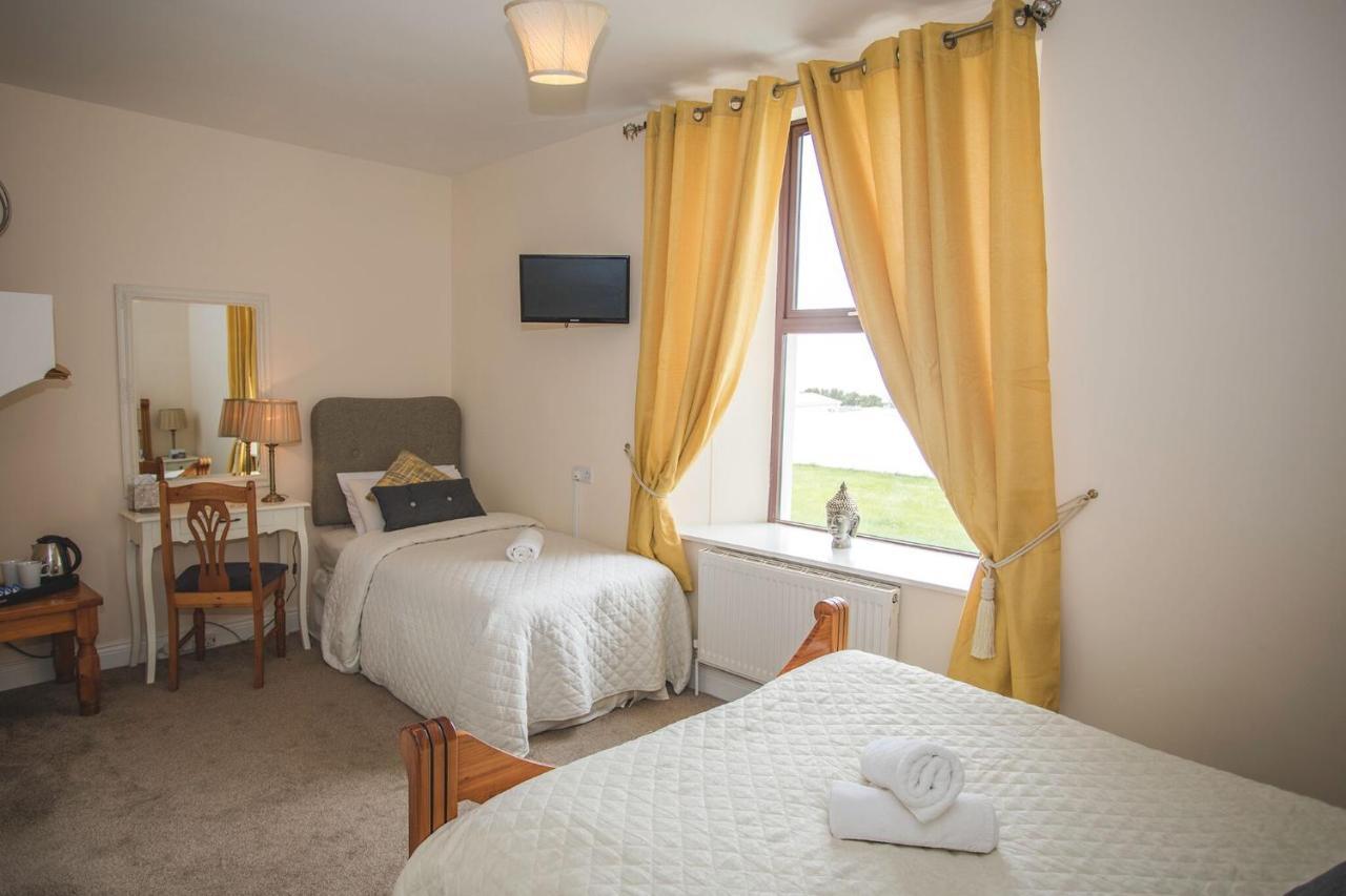 Coach House Lodge Rooms Lahinch Eksteriør bilde