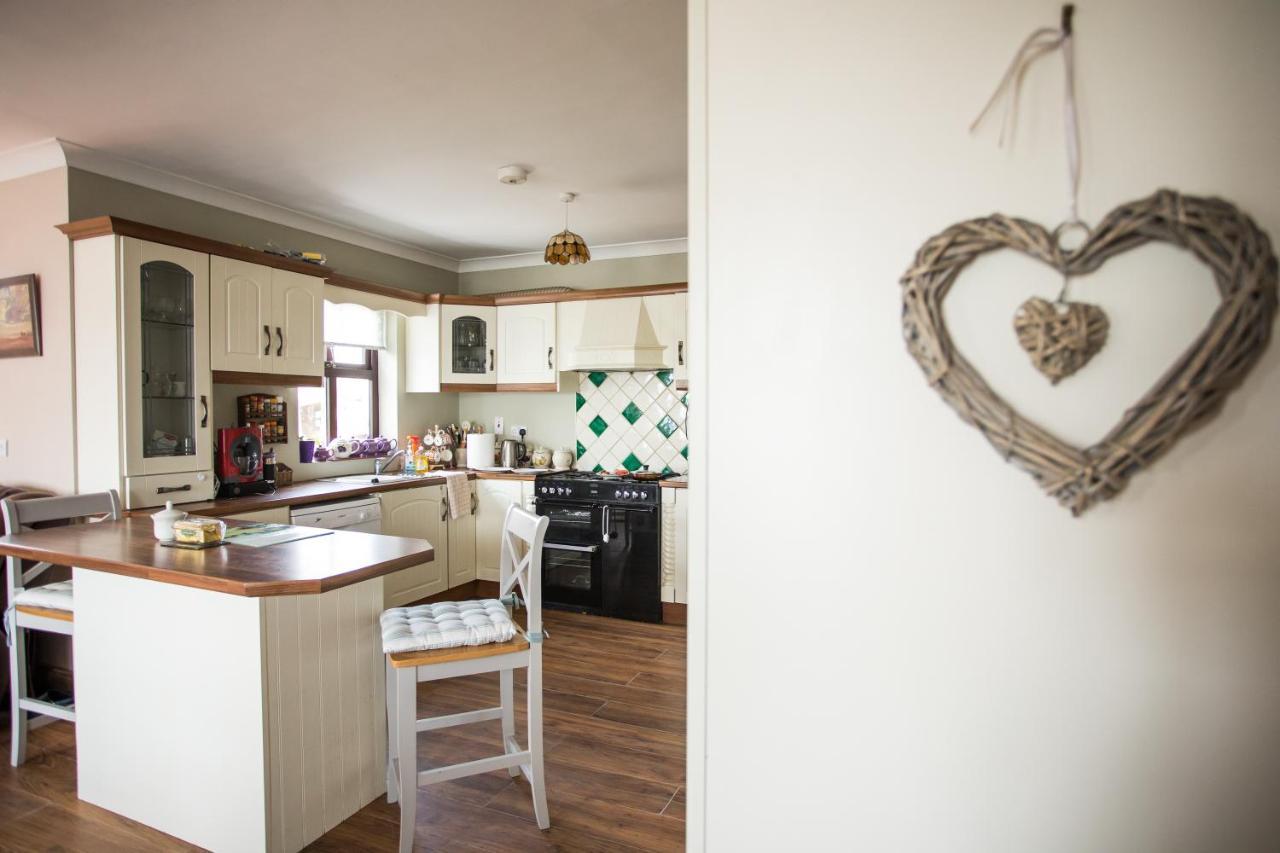 Coach House Lodge Rooms Lahinch Eksteriør bilde