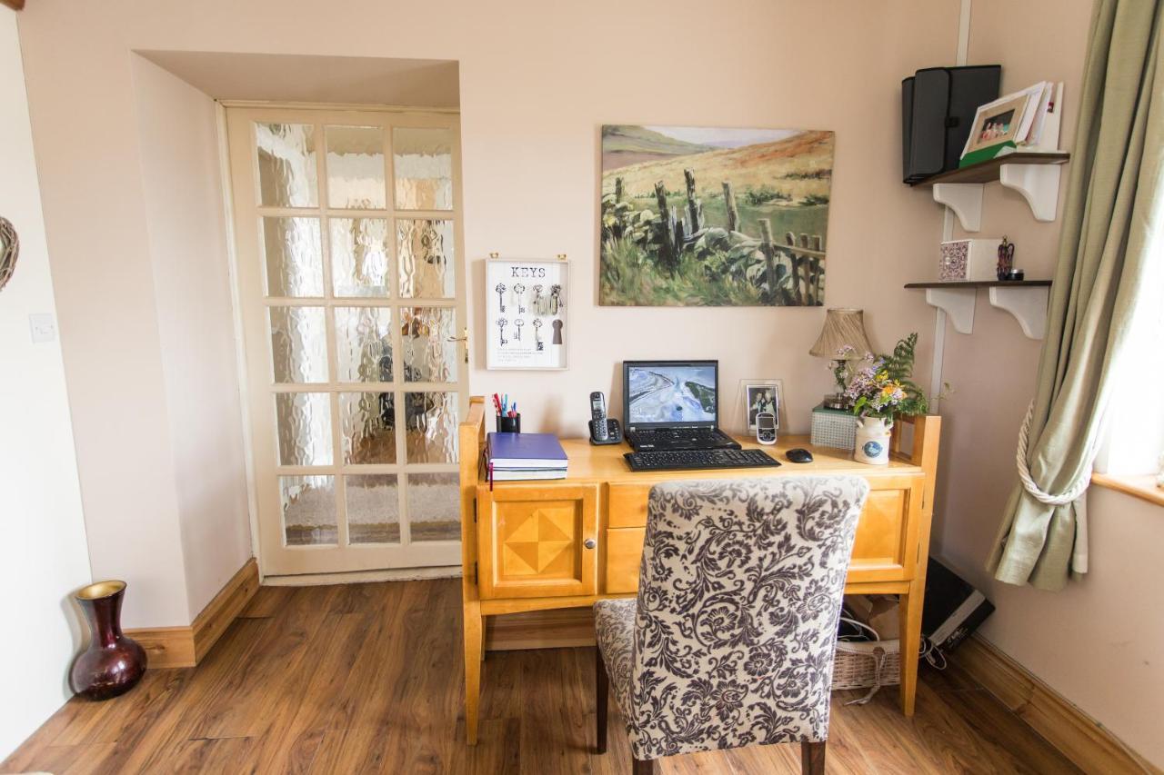 Coach House Lodge Rooms Lahinch Eksteriør bilde